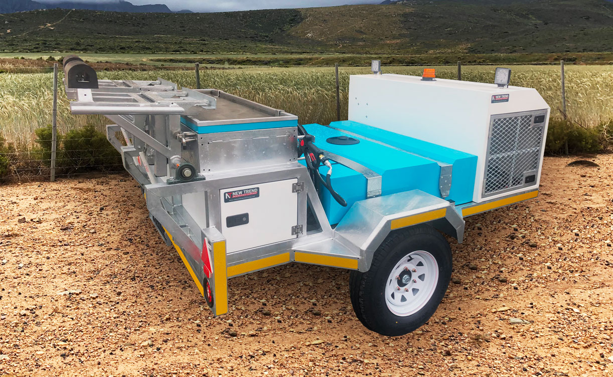 New-Trend-Manufacturing-Wheelie-Bin-Cleaning-Trailer-Rear